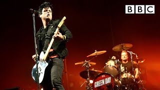 Green Day performs Boulevard of Broken Dreams at Reading Festival [upl. by Jem]